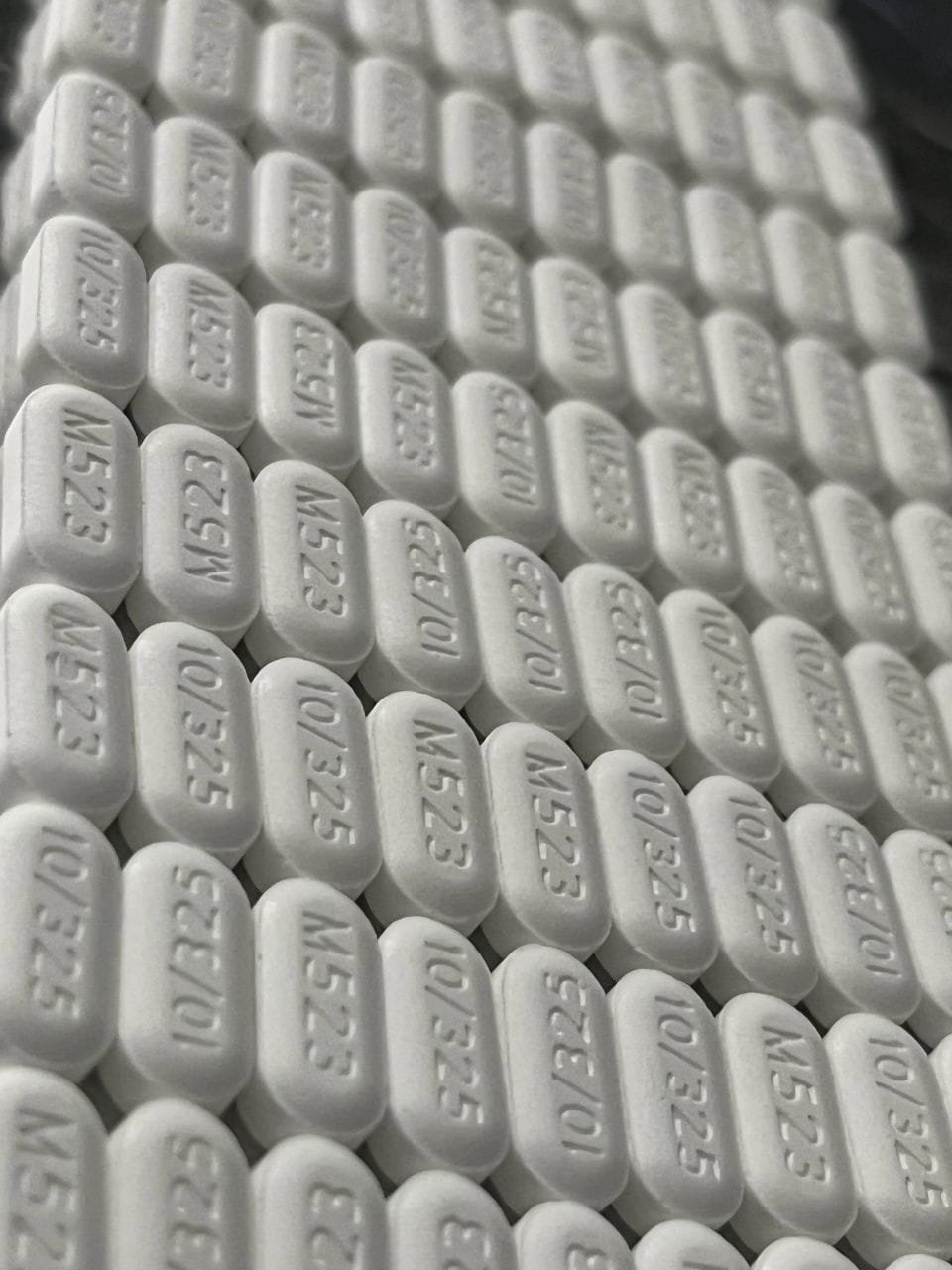 NORCO M523 10/325 ACETAMINOPHEN AND OXYCODONE HYDROCHLORIDE (NORCO 325MG / 10MG)