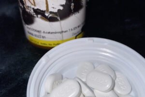 Acetaminophen and Oxycodone Hydrochloride 325 mg / 7.5 mg